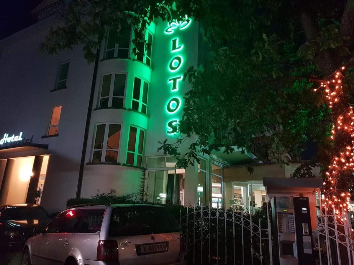 Hotel Lotos Китен Экстерьер фото